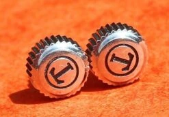 AUTHENTIQUES 2 X REMONTOIRS VISSES ACIER MONTRE TISSOT Ø7mm -Aiguilles et Pièces Soldes authentiques 2 x remontoirs visses acier montre tissot o7mm 2