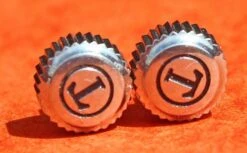 AUTHENTIQUES 2 X REMONTOIRS VISSES ACIER MONTRE TISSOT Ø7mm -Aiguilles et Pièces Soldes authentiques 2 x remontoirs visses acier montre tissot o7mm 3