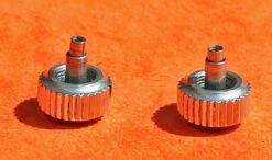 AUTHENTIQUES 2 X REMONTOIRS VISSES ACIER MONTRE TISSOT Ø7mm -Aiguilles et Pièces Soldes authentiques 2 x remontoirs visses acier montre tissot o7mm 8