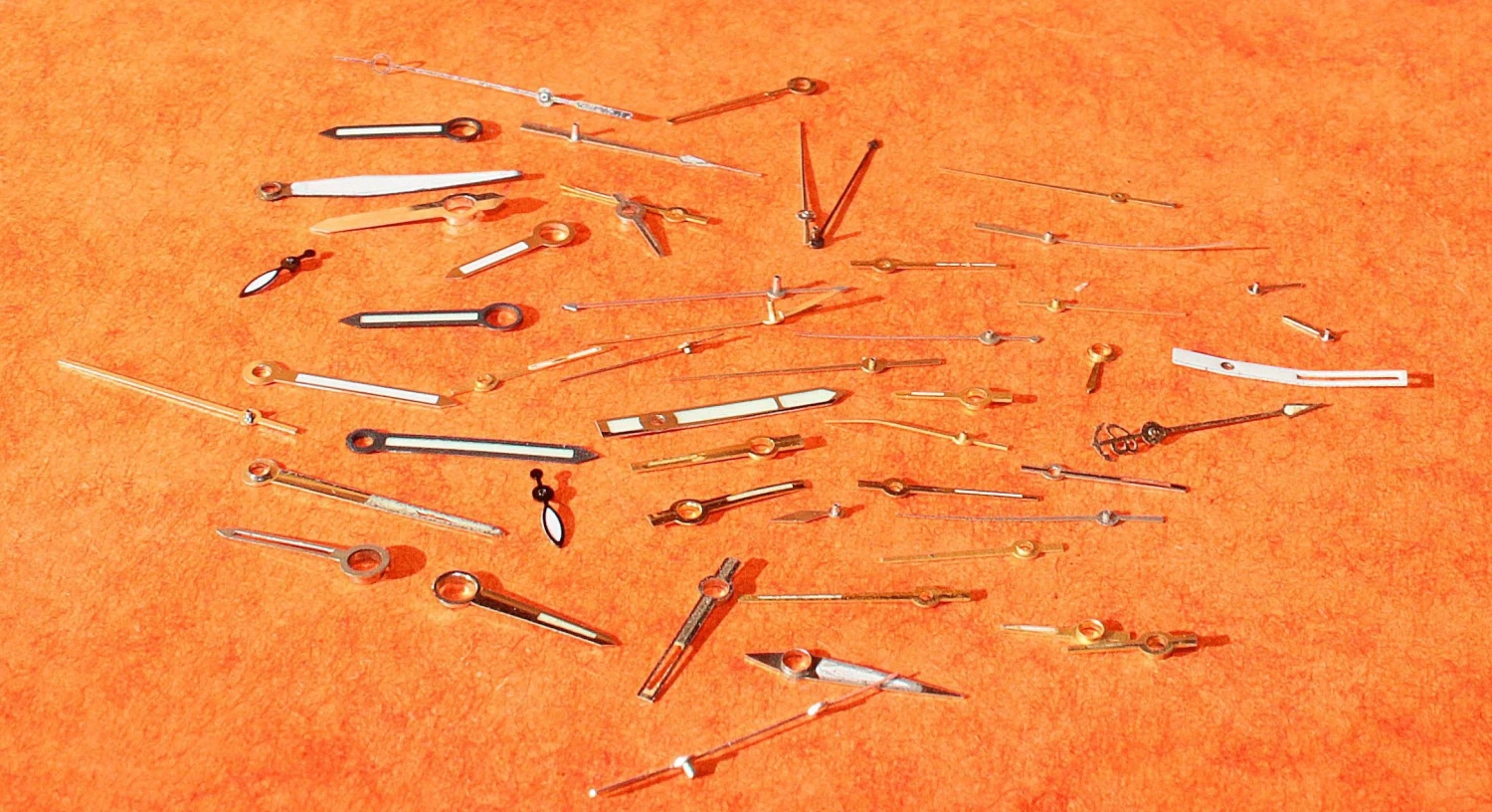 Lot Aiguilles Or Jaune, Acier Diverses Vintages Au Tritium, Luminova Montres Rolex, Breitling, Omega, IWC... 14 Lot Aiguilles Or Jaune, Acier Diverses Vintages Au Tritium, Luminova Montres Rolex, Breitling, Omega, IWC... – Image 12