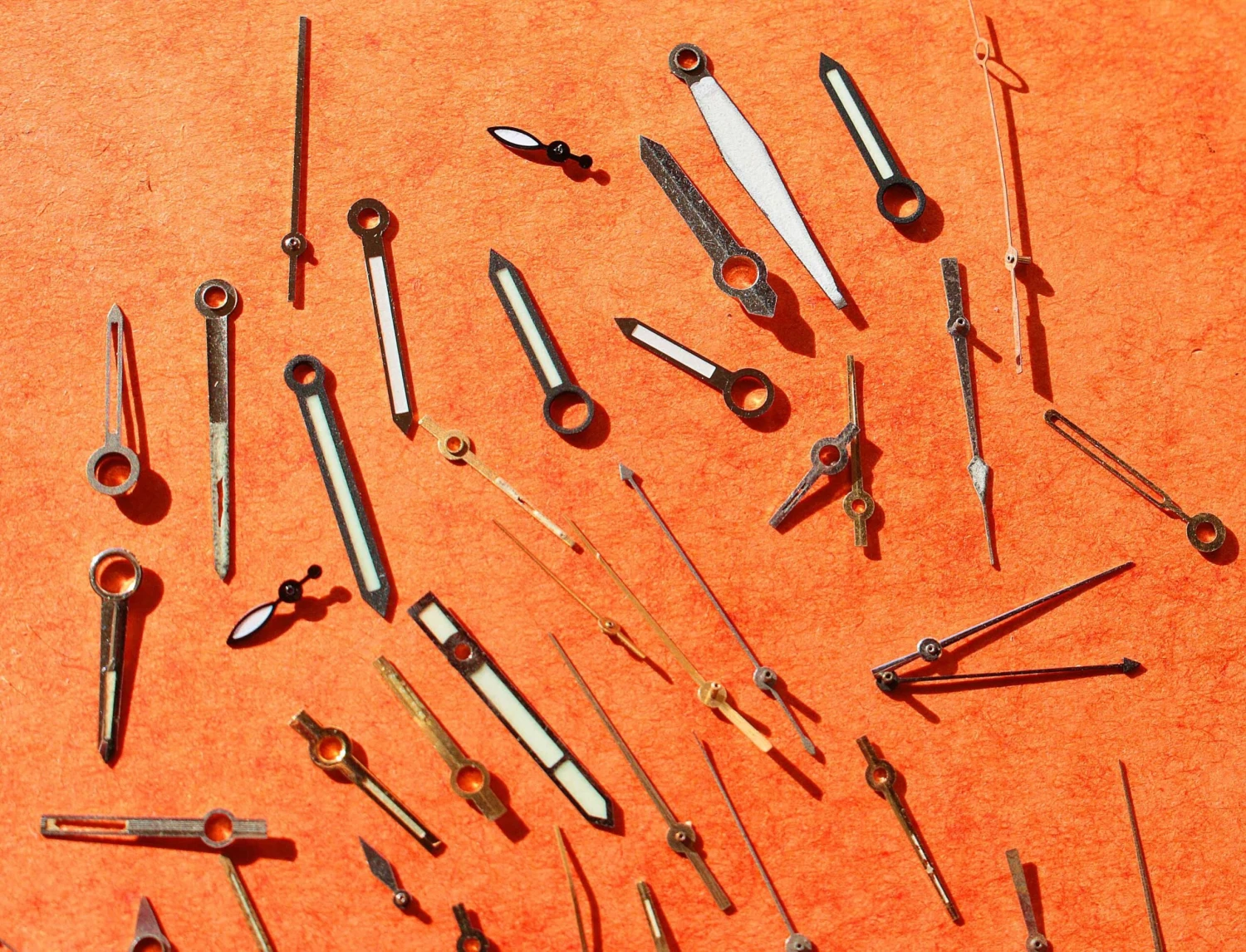 Lot Aiguilles Or Jaune, Acier Diverses Vintages Au Tritium, Luminova Montres Rolex, Breitling, Omega, IWC... 17 Lot Aiguilles Or Jaune, Acier Diverses Vintages Au Tritium, Luminova Montres Rolex, Breitling, Omega, IWC... – Image 15