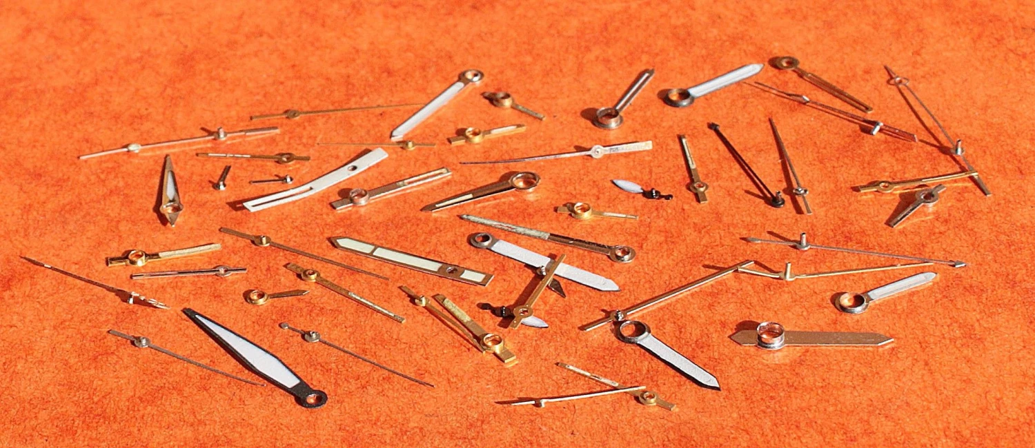 Lot Aiguilles Or Jaune, Acier Diverses Vintages Au Tritium, Luminova Montres Rolex, Breitling, Omega, IWC... 5 Lot Aiguilles Or Jaune, Acier Diverses Vintages Au Tritium, Luminova Montres Rolex, Breitling, Omega, IWC... – Image 3