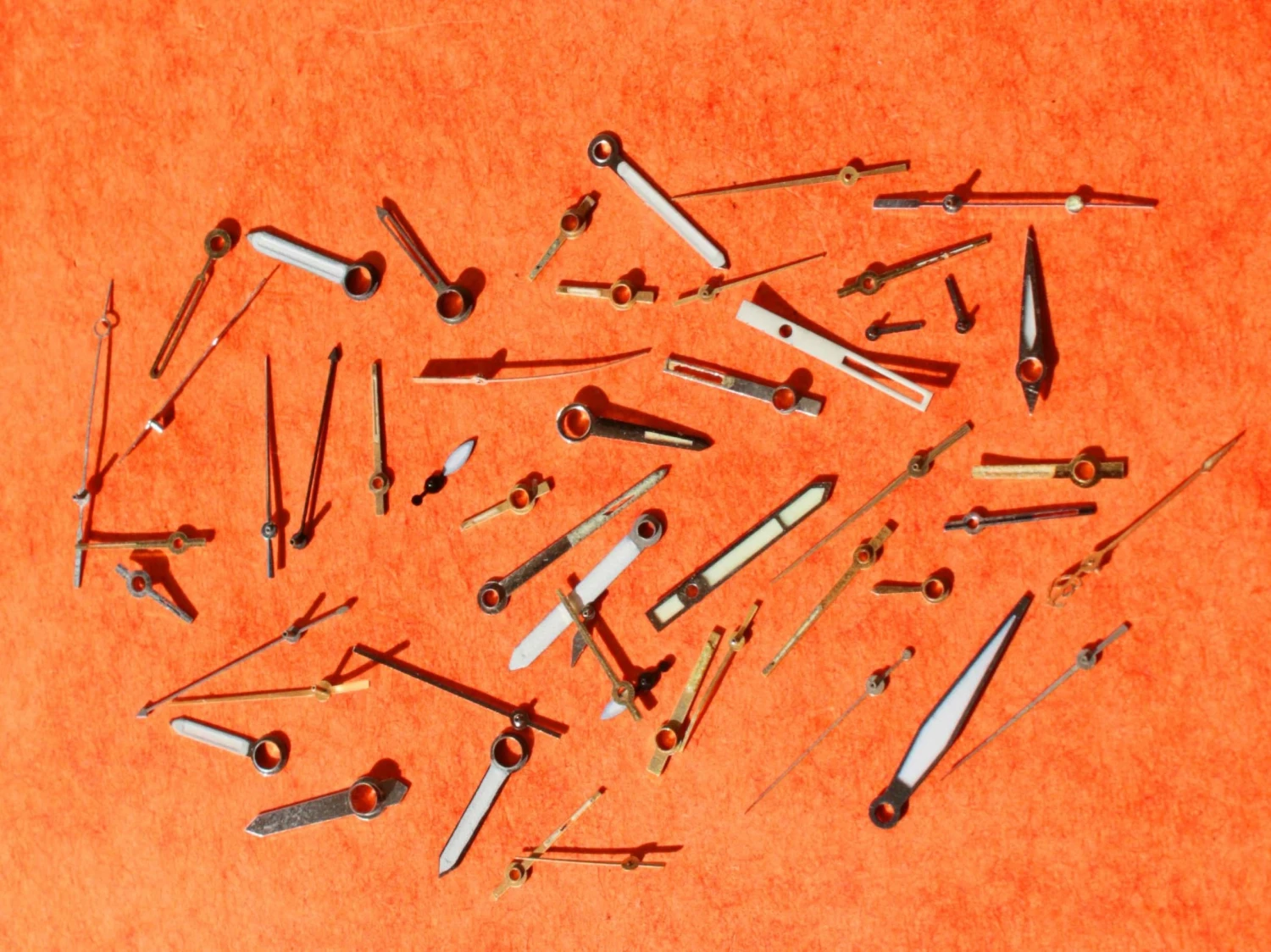 Lot Aiguilles Or Jaune, Acier Diverses Vintages Au Tritium, Luminova Montres Rolex, Breitling, Omega, IWC... 8 Lot Aiguilles Or Jaune, Acier Diverses Vintages Au Tritium, Luminova Montres Rolex, Breitling, Omega, IWC... – Image 6