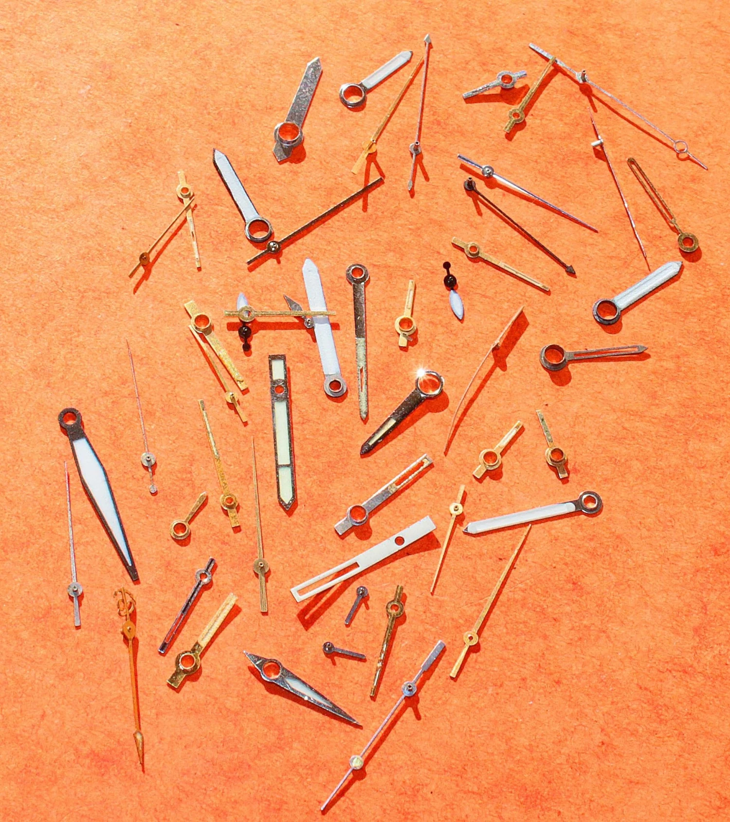 Lot Aiguilles Or Jaune, Acier Diverses Vintages Au Tritium, Luminova Montres Rolex, Breitling, Omega, IWC... 9 Lot Aiguilles Or Jaune, Acier Diverses Vintages Au Tritium, Luminova Montres Rolex, Breitling, Omega, IWC... – Image 7