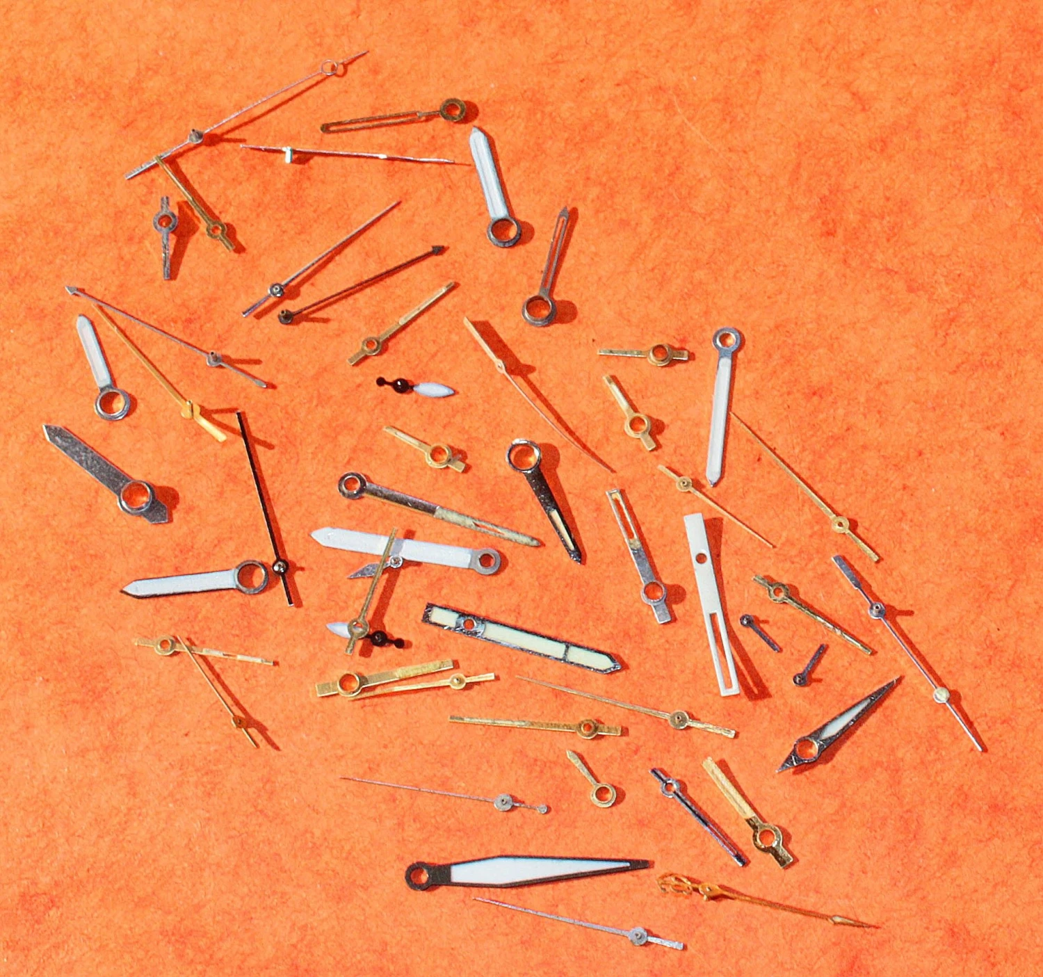 Lot Aiguilles Or Jaune, Acier Diverses Vintages Au Tritium, Luminova Montres Rolex, Breitling, Omega, IWC... 10 Lot Aiguilles Or Jaune, Acier Diverses Vintages Au Tritium, Luminova Montres Rolex, Breitling, Omega, IWC... – Image 8