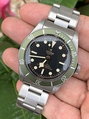 Tudor Rare Set Aiguilles Snowflakes Gilt Neuf Ref V410-704 Montres Hommes De Sport Tudor BlackBay 79230,79230G,79230R,79230B 17 Tudor Rare Set Aiguilles Snowflakes Gilt Neuf Ref V410-704 Montres Hommes De Sport Tudor BlackBay 79230,79230G,79230R,79230B – Image 15